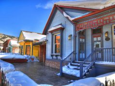 Legal Marijuana Outsells Liquor in Aspen, Colo. shutterstock 510515875