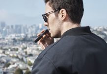 4 Handheld Vapes That are Perfect for Tech-Savvy Consumers 20160803 lola pax 924