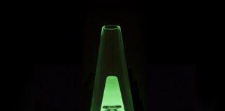 March Roundup: Get Your Green On with These 7 Vaporizers PuffCo LightNINg mgretailer