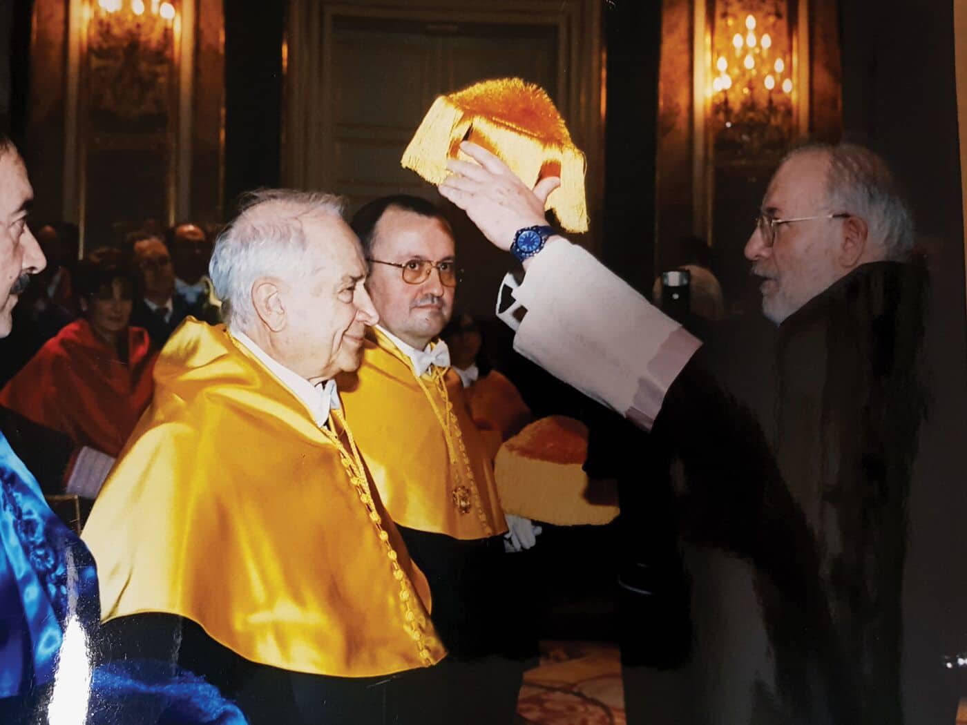 Dr. Raphael Mechoulam receiving honorary doctorate from Compultense University in Madrid in 2006