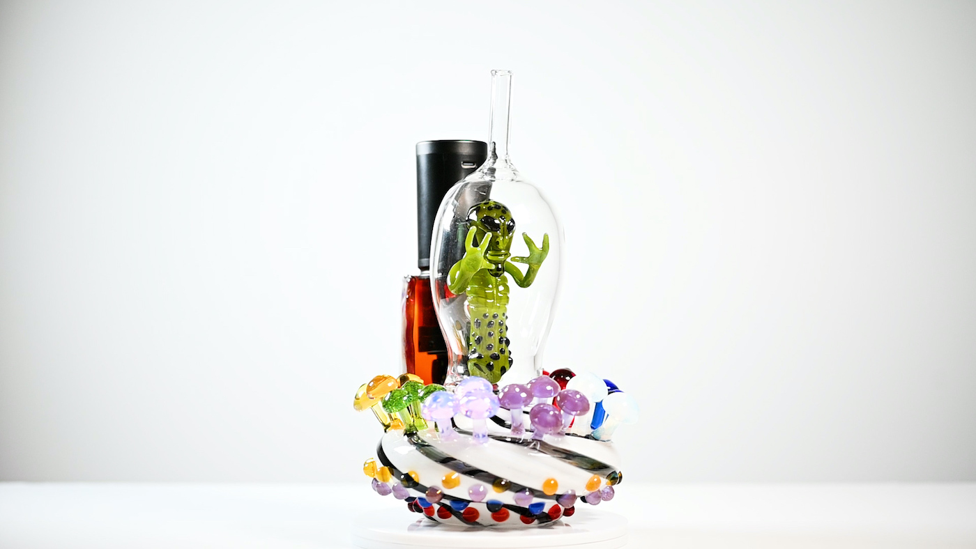Hitoki x Cookie Makes Bongs Spaceship Glass Art