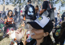 OCB Rolling Papers Sets World Record for Most Joints Lit at One Time unnamed (5) (19)