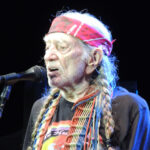 Willie Nelson to Host Cannabis Call for Harris Willie Nelson, Fort Wayne, Indiana (June 27, 2018) - Pamela Smith