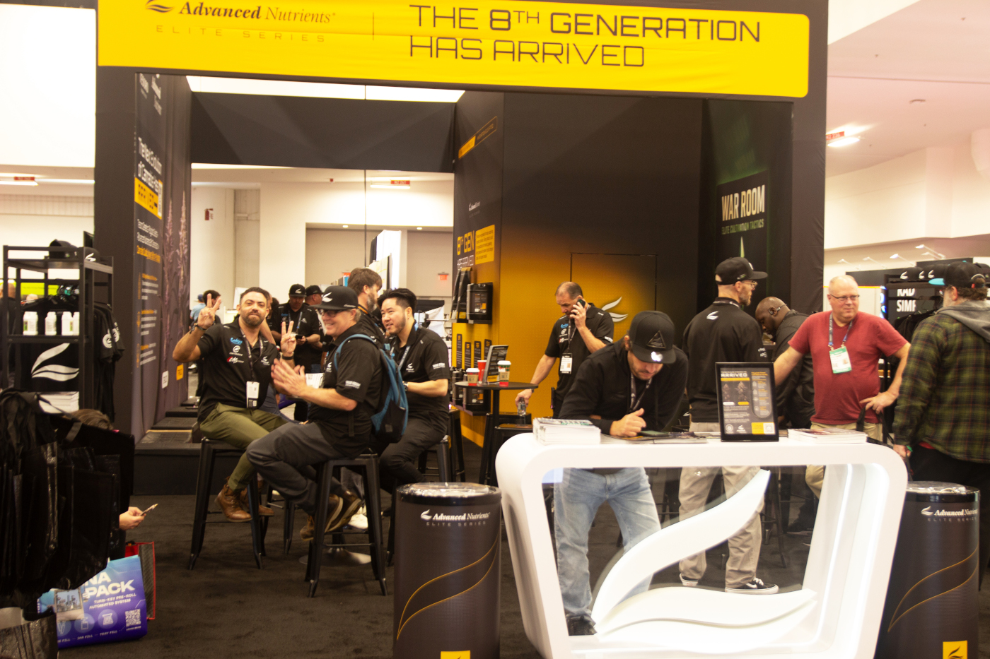 Advanced Nutrients booth with staff and visitors at MJBizCon 2025 promoting the 8th Generation Elite Series.