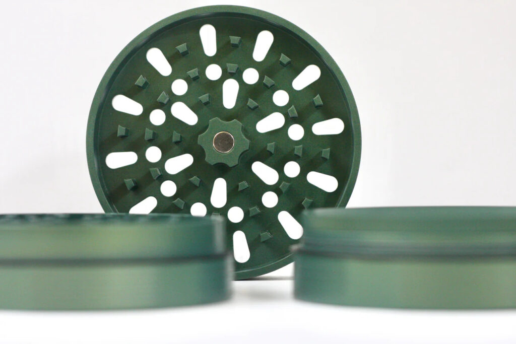 Non-stick SLX ceramic-coated cannabis grinder for low-maintenance use.